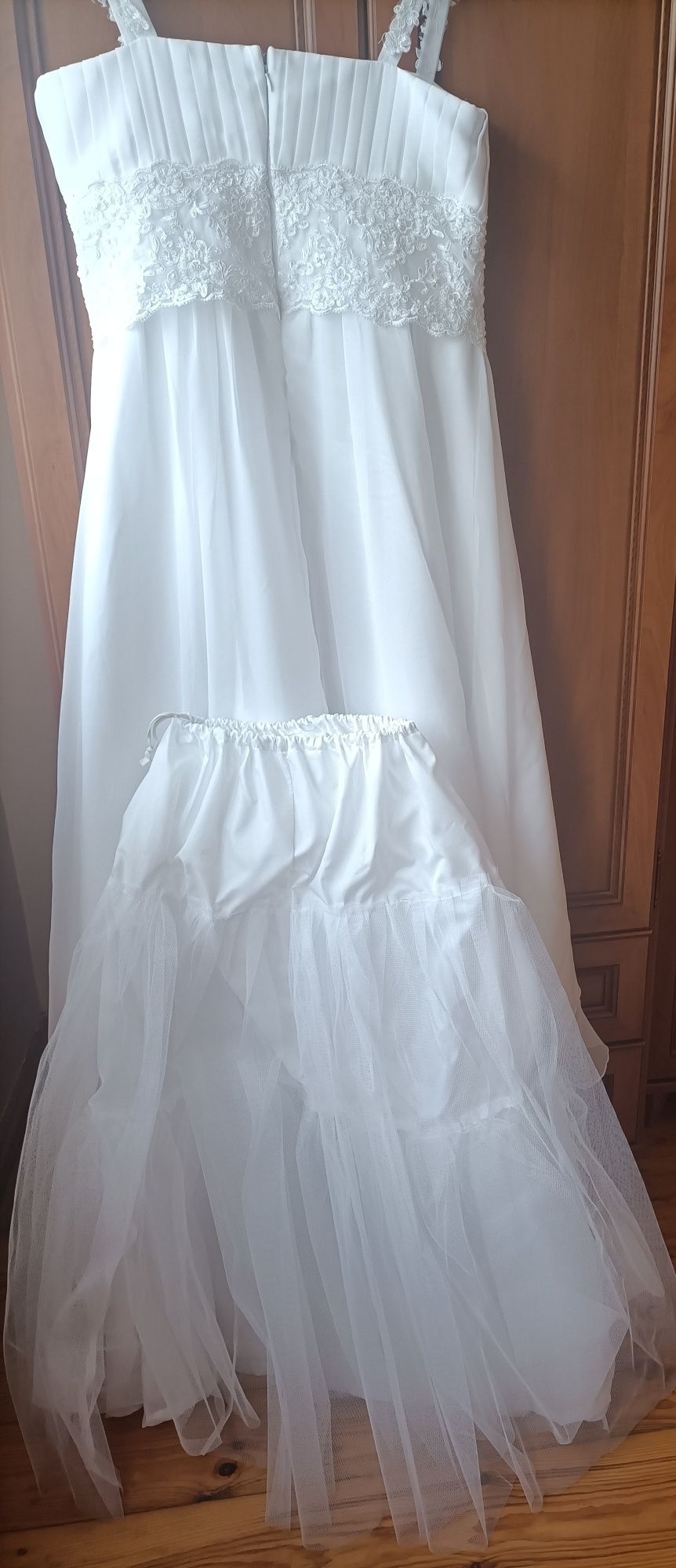 Suknia ślubna biała na ramiączkach z bolerkiem