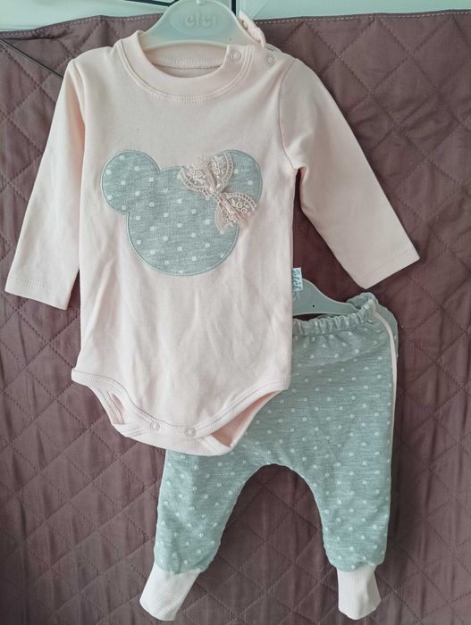 Komplet dla dziewczynki body + spodenki firma Elci rozmiar 68 -6m