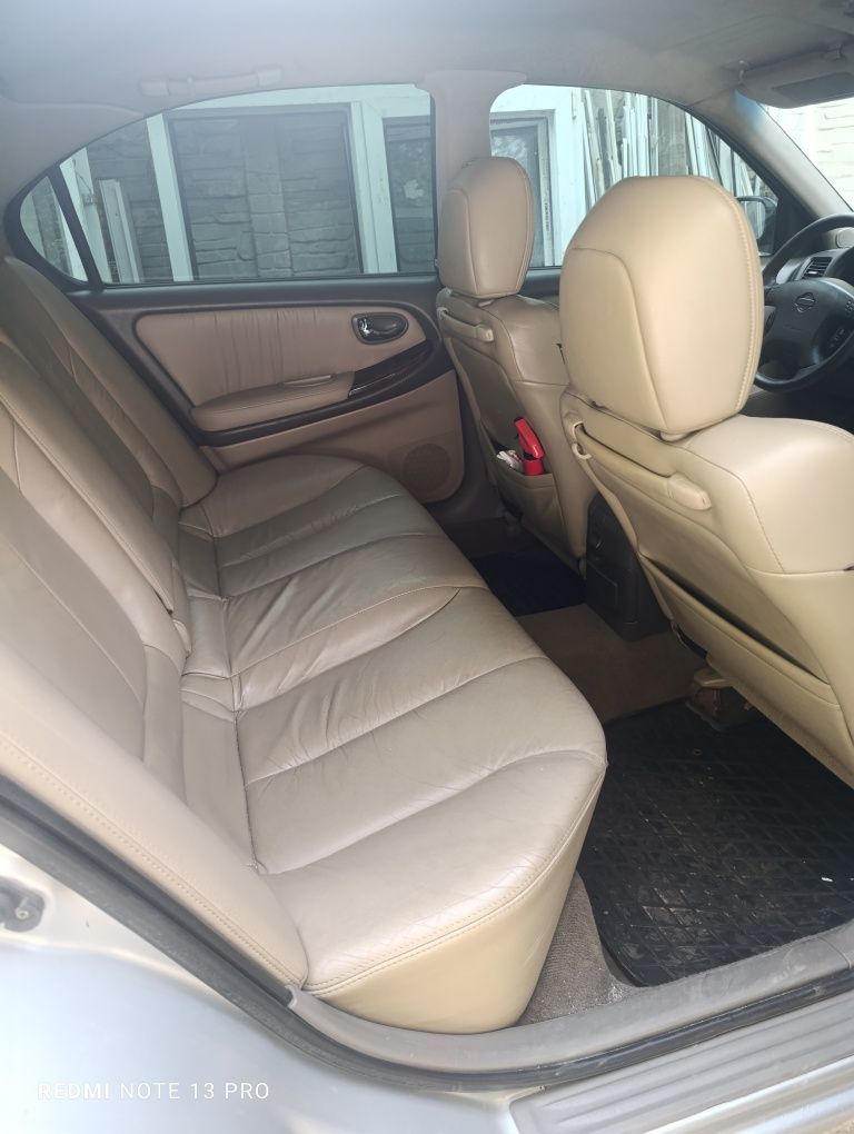 Nisan maxima QX.