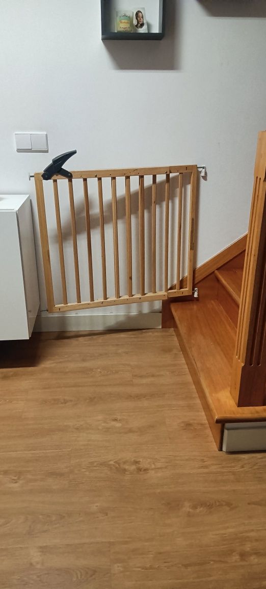 Grade/porta segurança para escadas