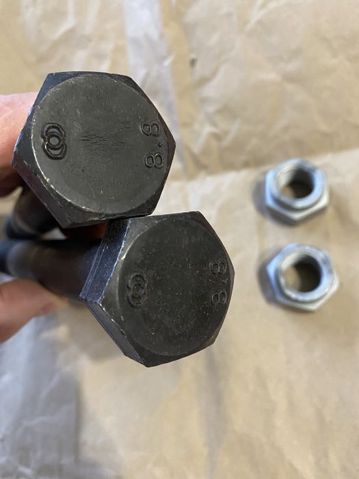 Болт амортизатора  М24*3*200