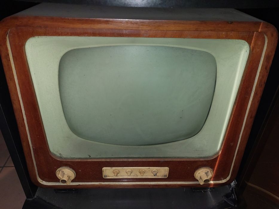 Stary telewizor Szmaragd 902