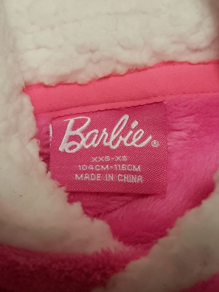 Puszysta bluza snuddie z motywem Barbie.