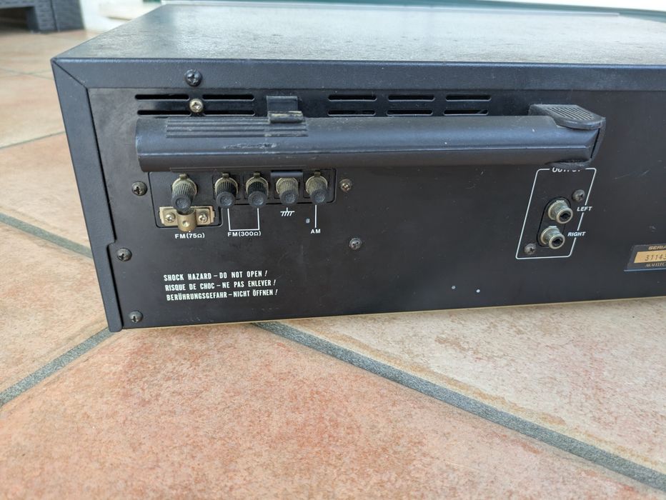 Radio FM AM Tuner stereo Akai AT-2450