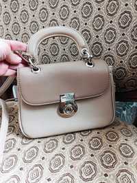 Жіноча сумочка невеликого розміру