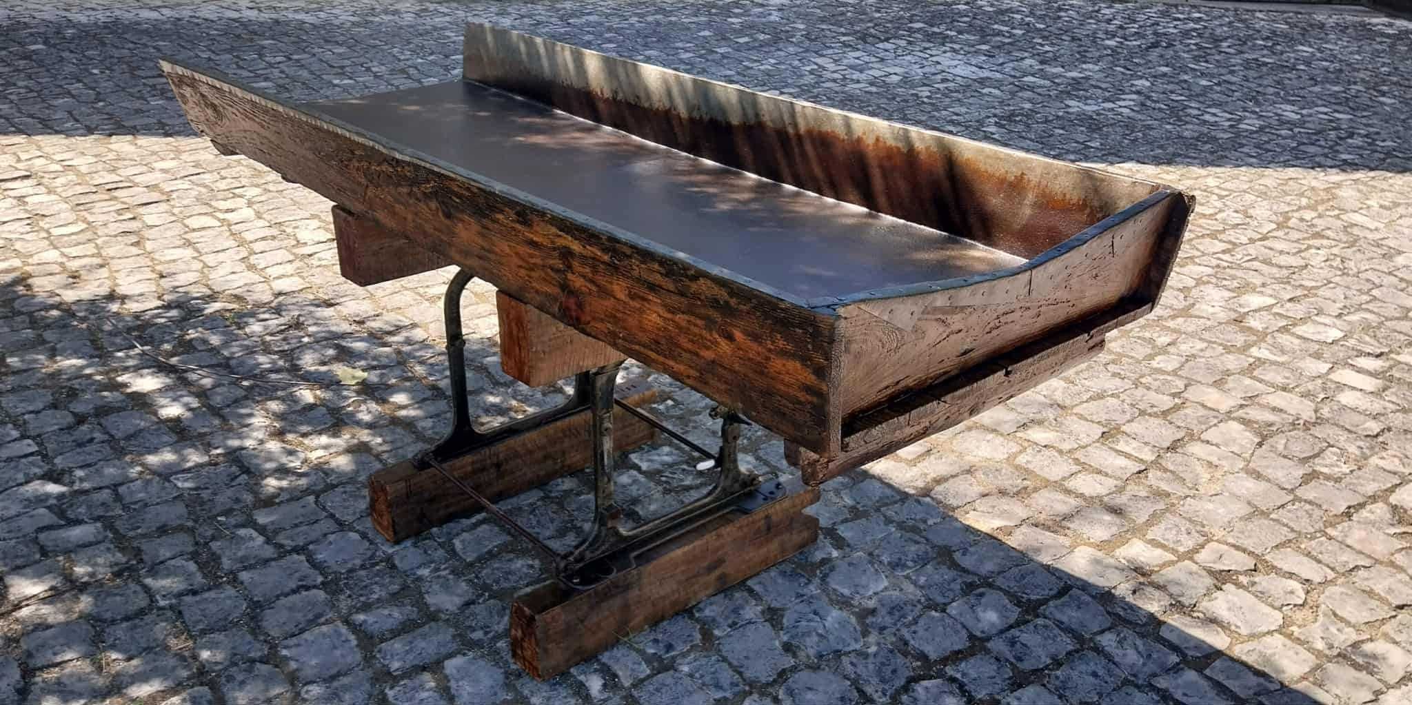 Antiga Mesa de Salão (levando respetivo Vidro) em Ambientes Rústicos?