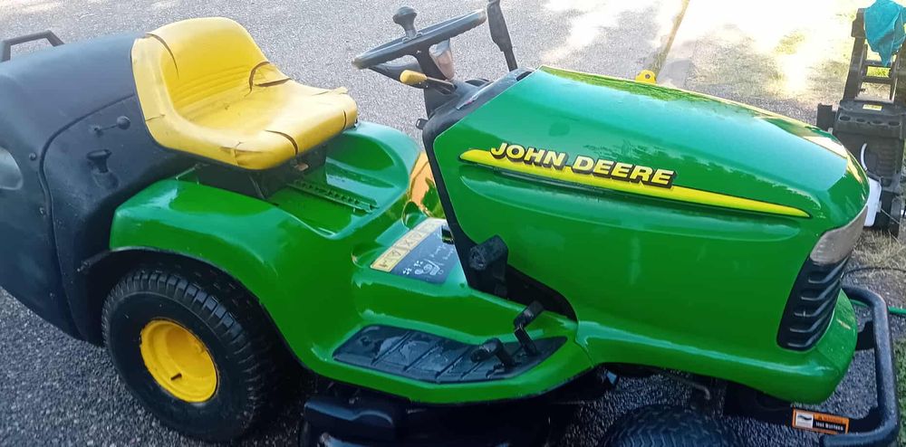 Trator Corta Relva John Deere LTR155  C/15Hp Bicilindrico, Hidrostátic