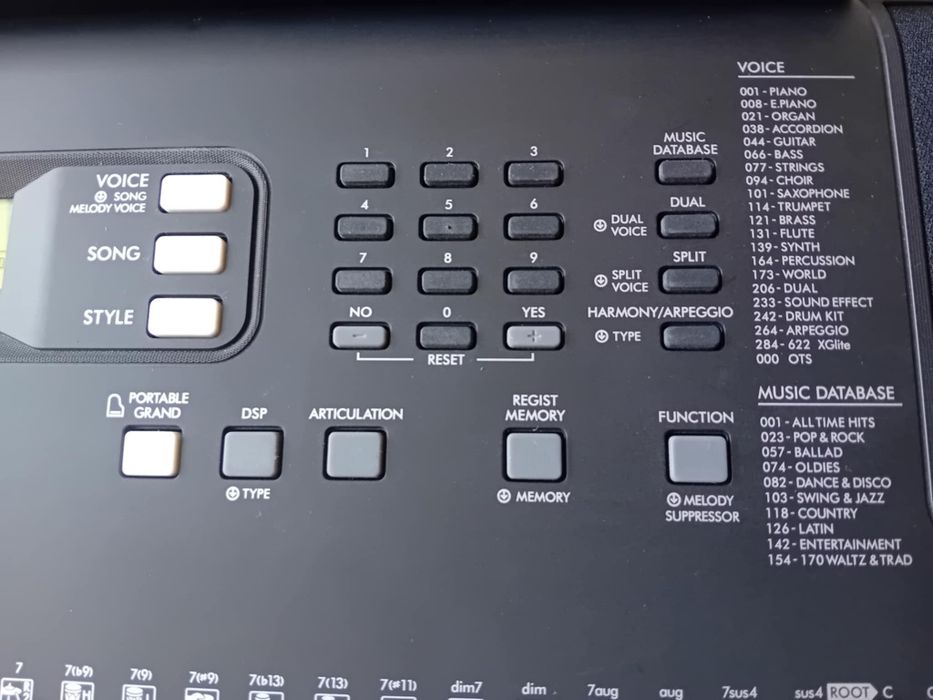 Keyboard  Yamaha   PSR E373