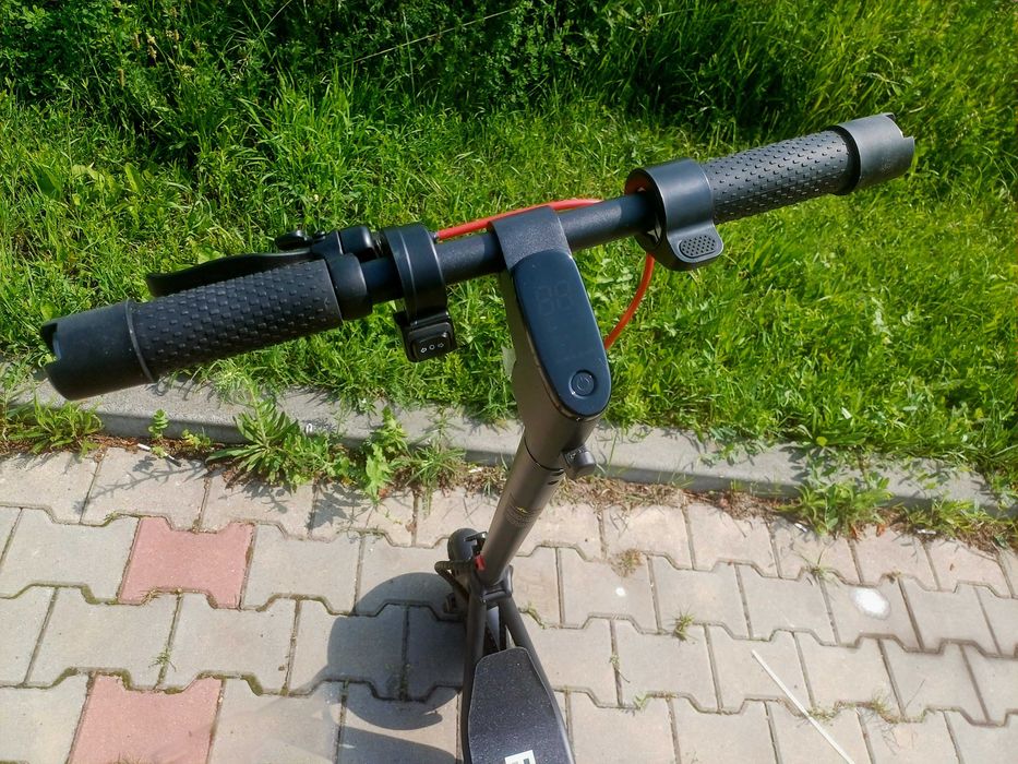 100% Nowa Duża 10cali 350W 30km/h Hulajnoga Elektryczna 10ah Mocna