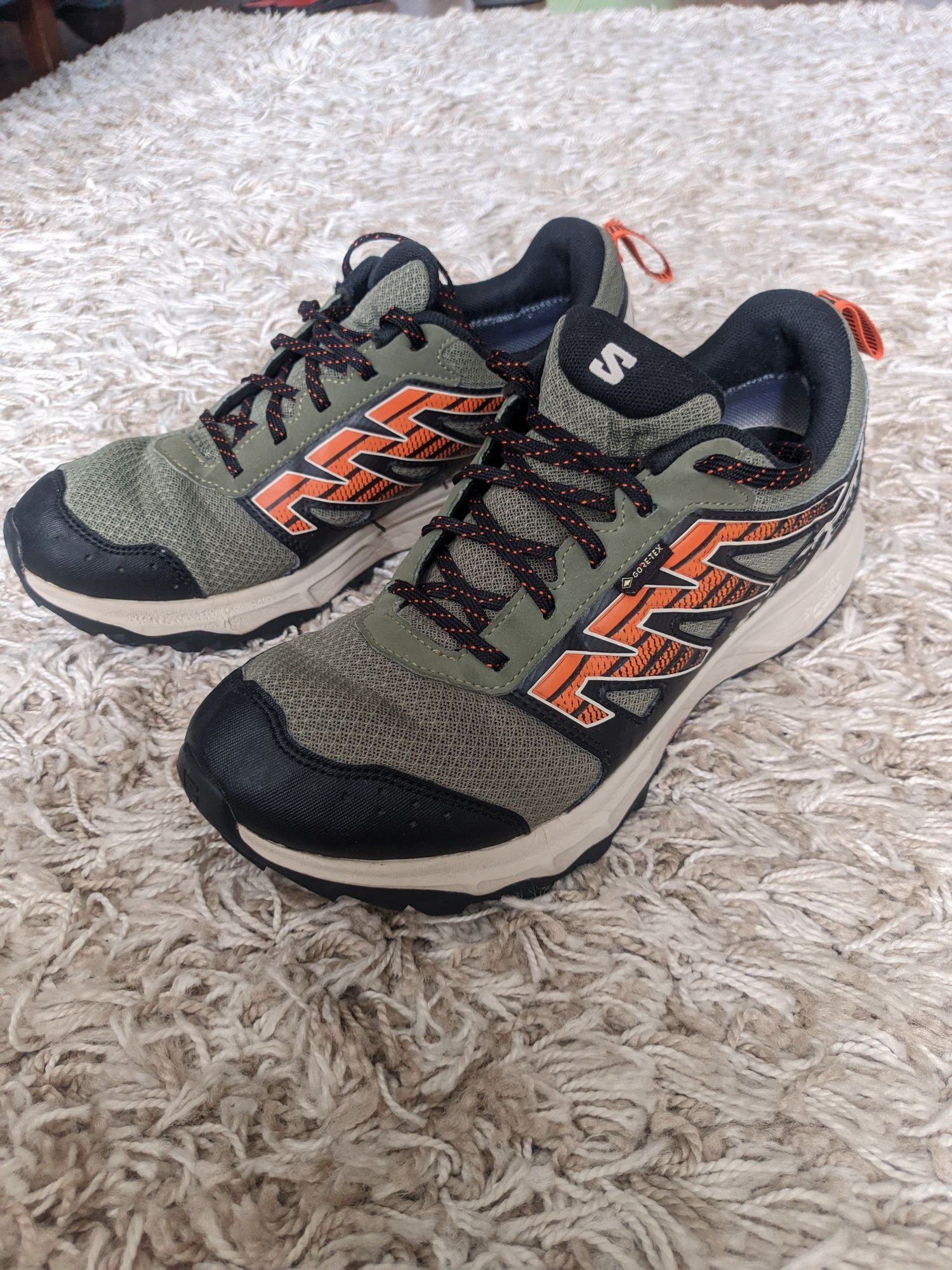 Salomon Wander Gore-tex