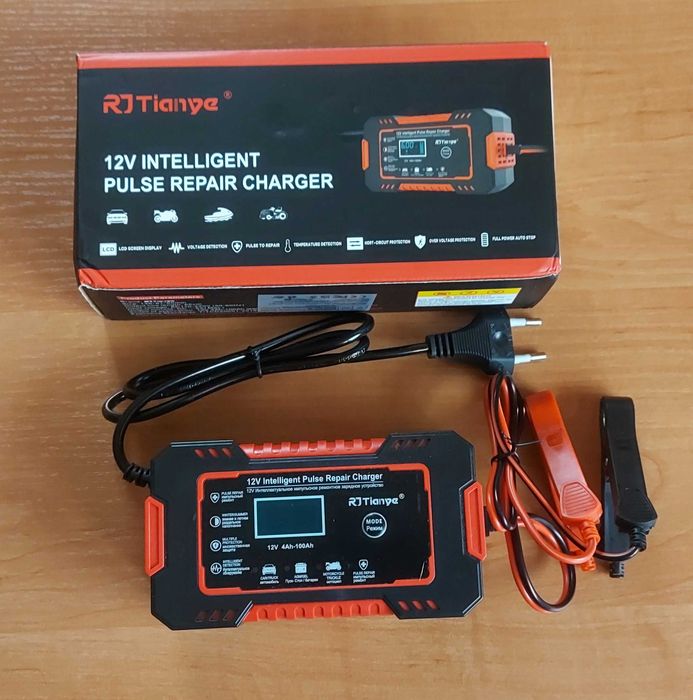 Prostownik samochodowy 12V / 6A