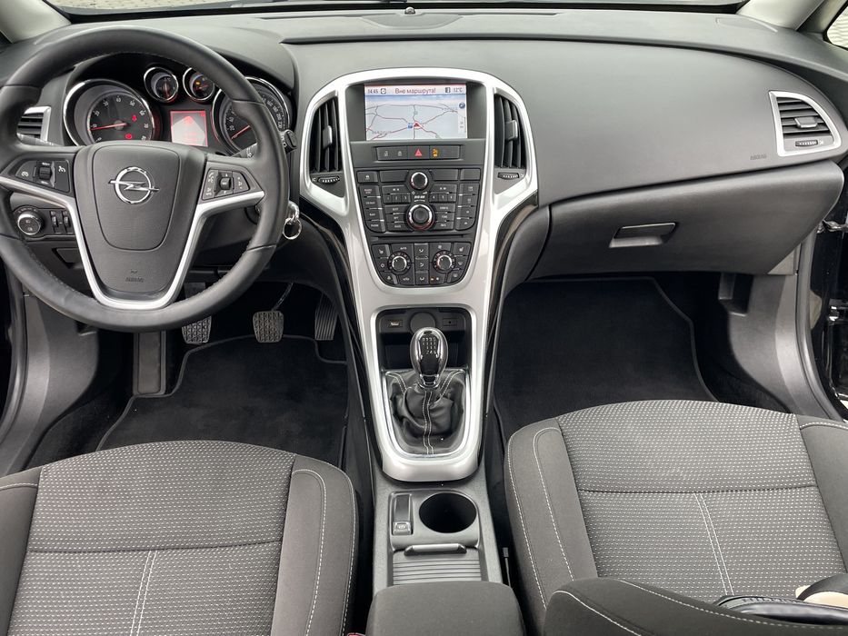 Продам Opel Astra J 2012р. 1.6 бензин Свіжопригнана