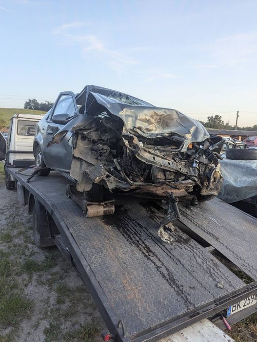 Евакуатор  місто рівне 15 хв помірні ціни  без посередників