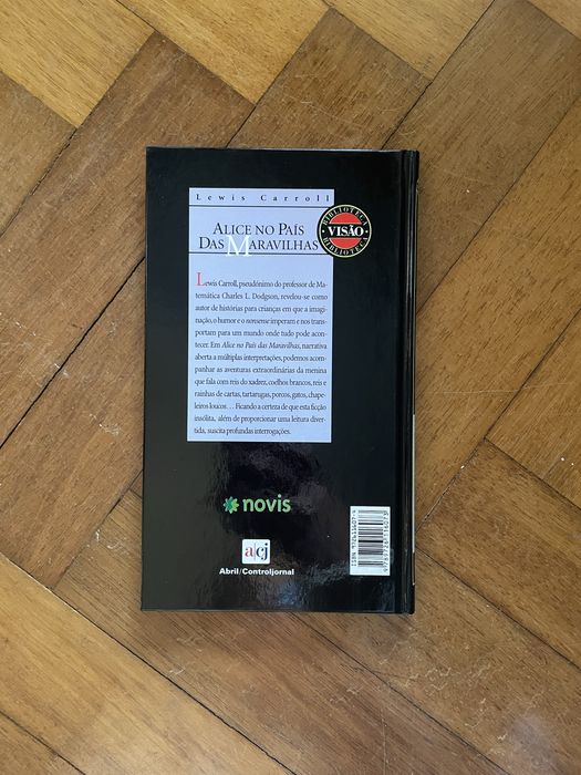Livro: Alice no País das Maravilhas de Lewis Carroll