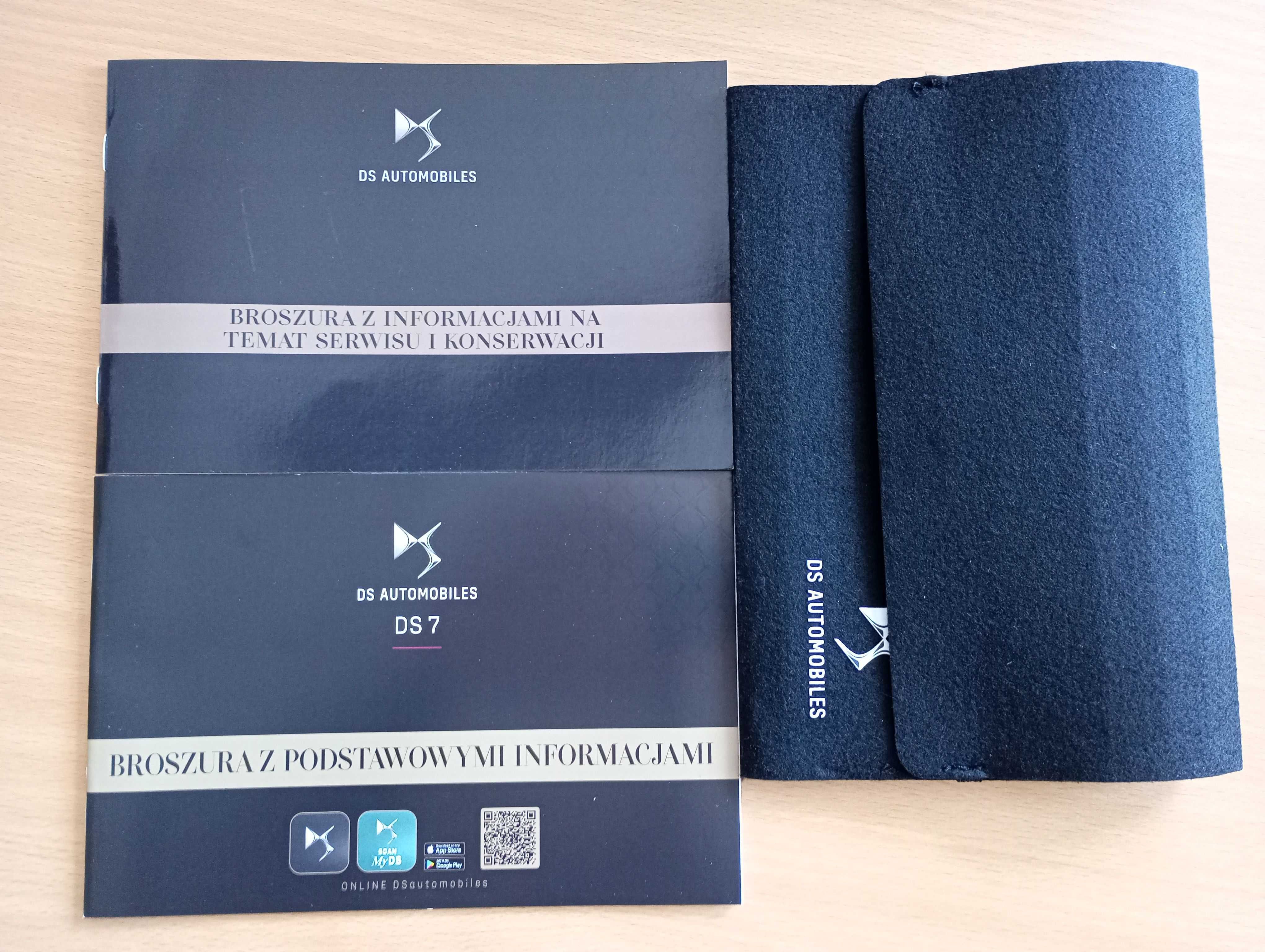 Książka serwisowa DS 7 Etui