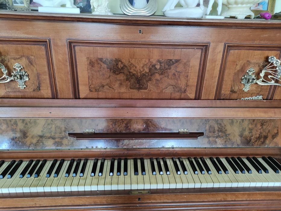 Stare pianino marki Cieplik