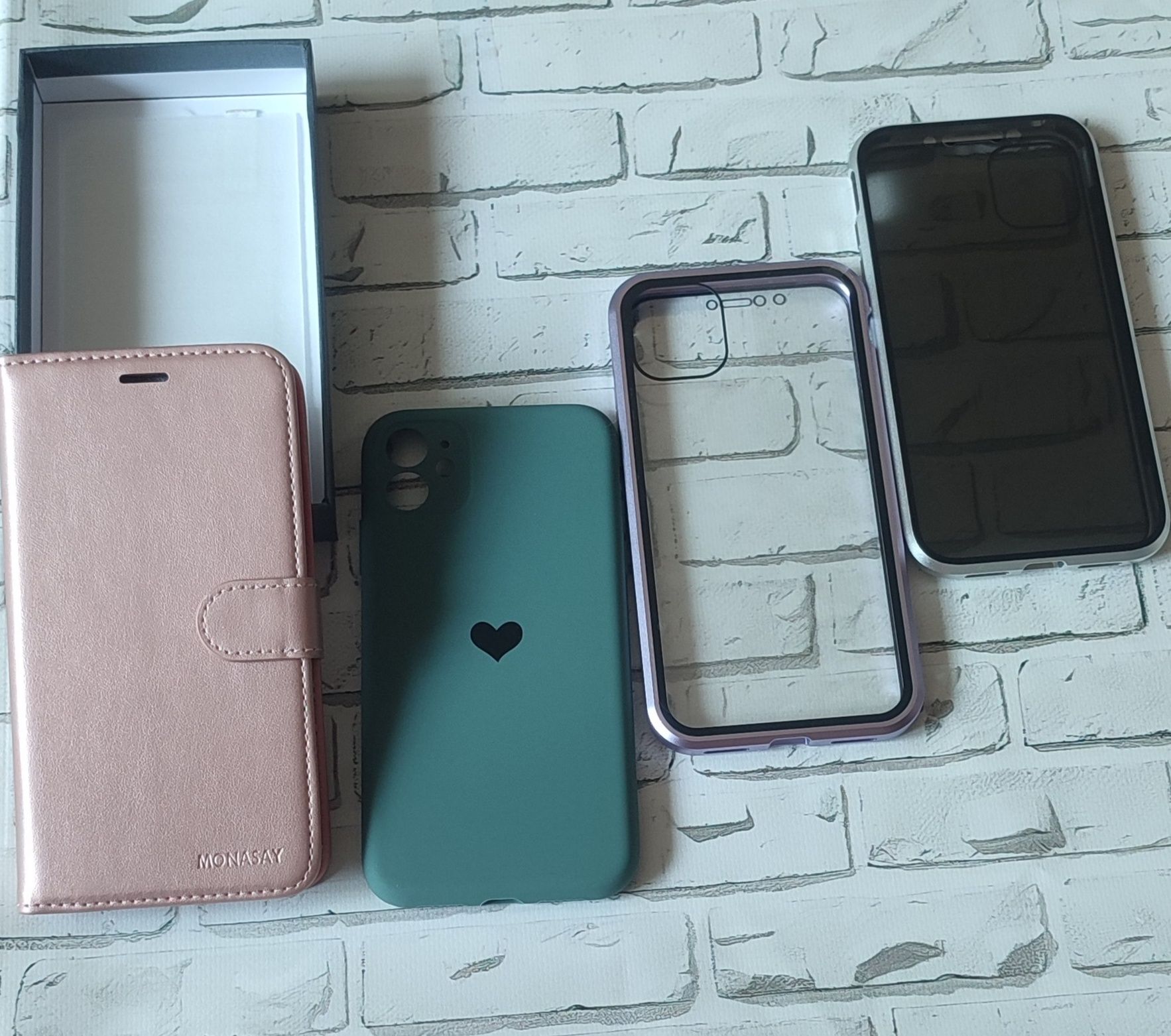 Чехол iPhone 11 есть выбор