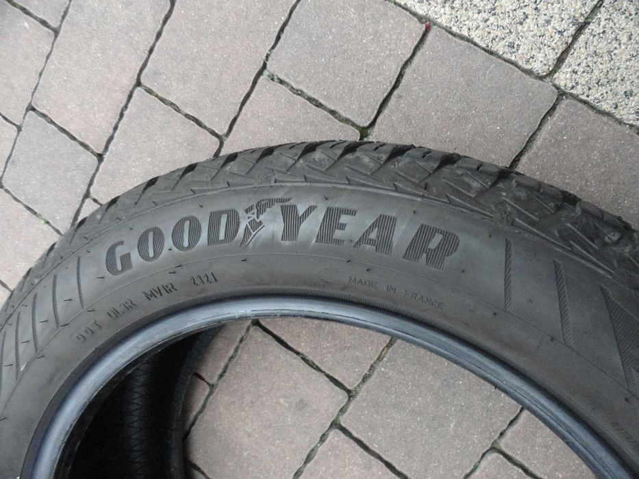 215/55R17 Goodyear 2 sztuki CAŁOROCZNE 2021 rok