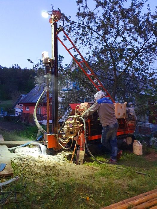 Буріння свердловин на воду Бурение скважин под ключ