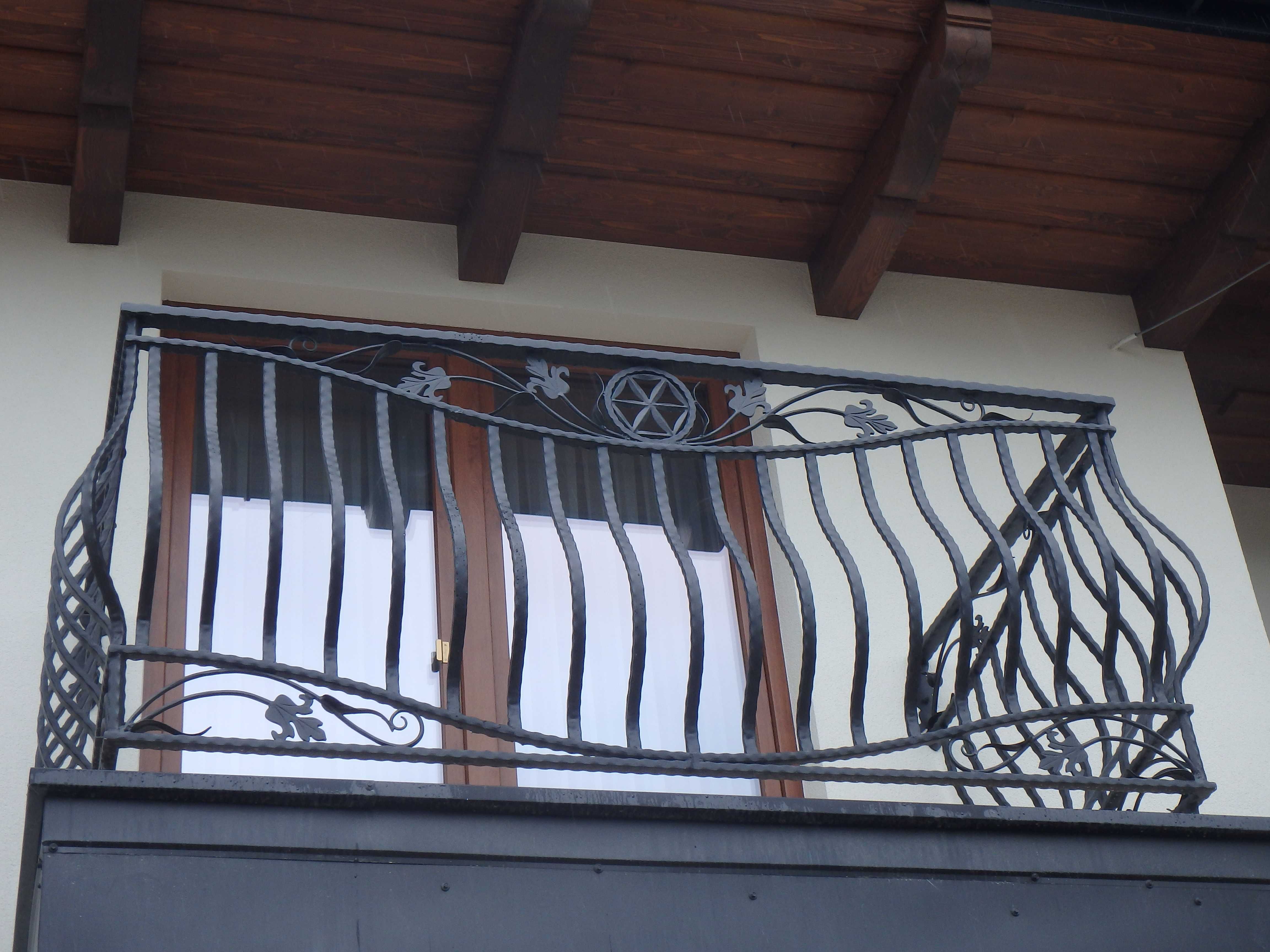 Balustrady kute - zewnętrzne i wewnętrzne