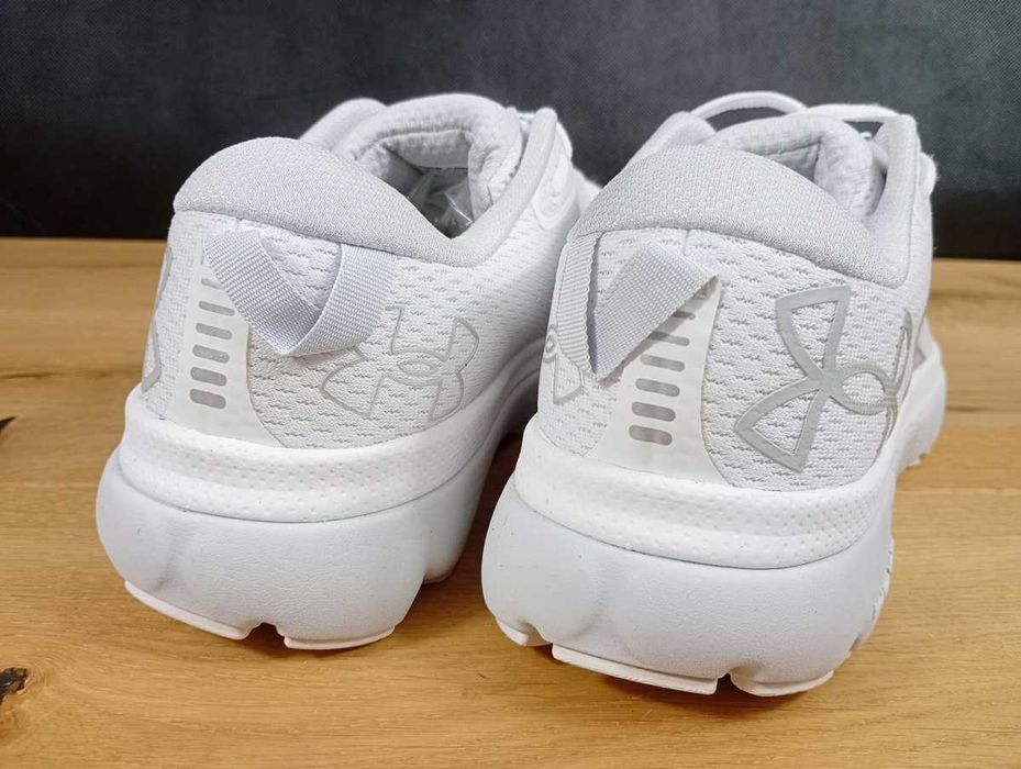 Buty do biegania UNDER ARMOUR UA HOVR INFINITE 5, rozmiar 42
