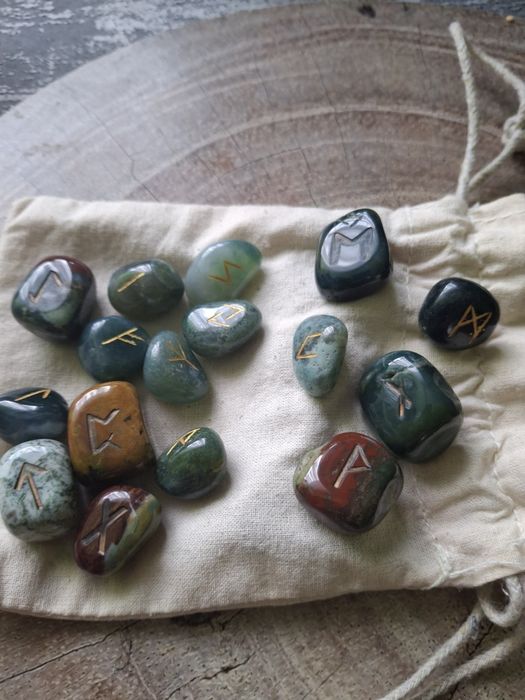 Ezoteryka kamienie Runiczne