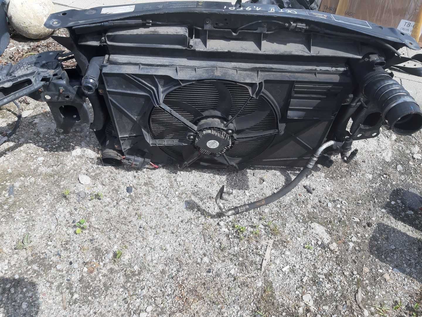 Skoda Octavia II  1.9 TDI pas przedni