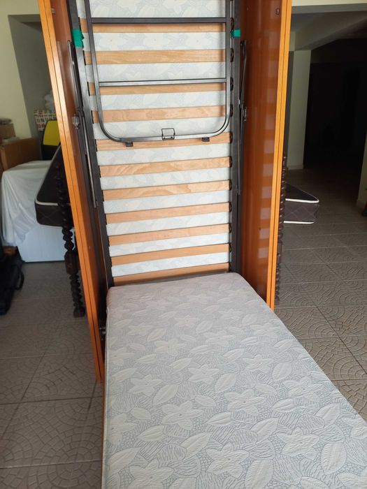 Beliche em vertical revertível Armário cerejeira