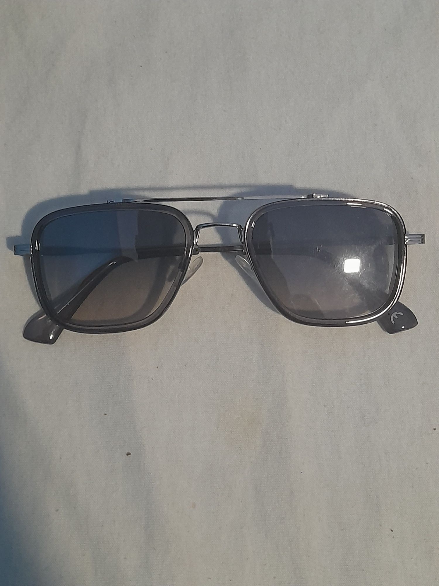 Vendo óculos de sol 5€   *todos  26£