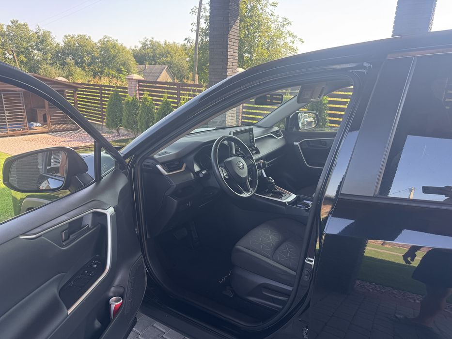 Продається автомобіль Toyota Rav 4