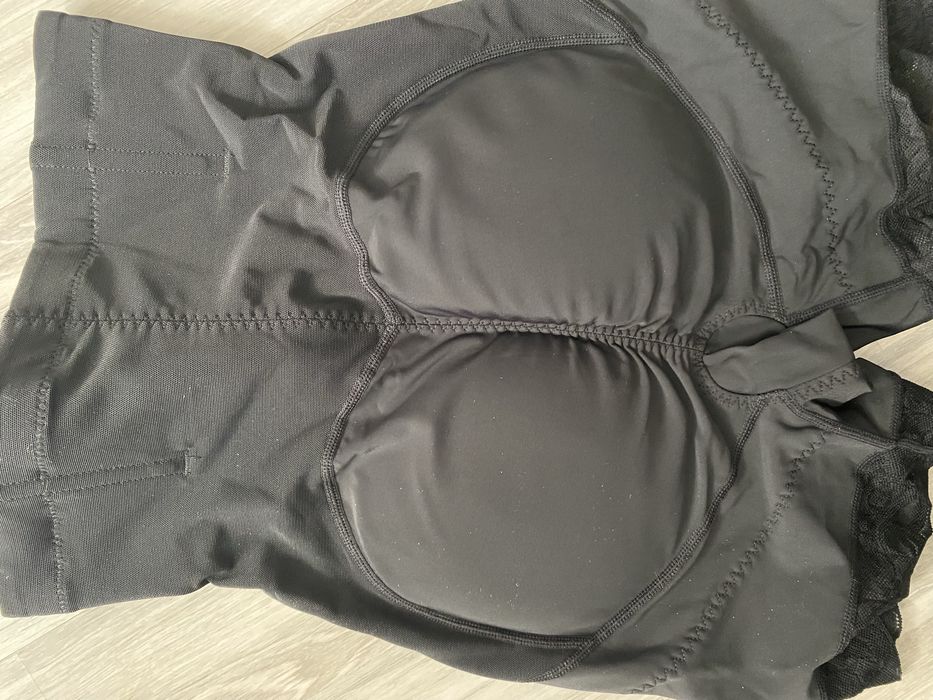 Bardzo czarny gorset