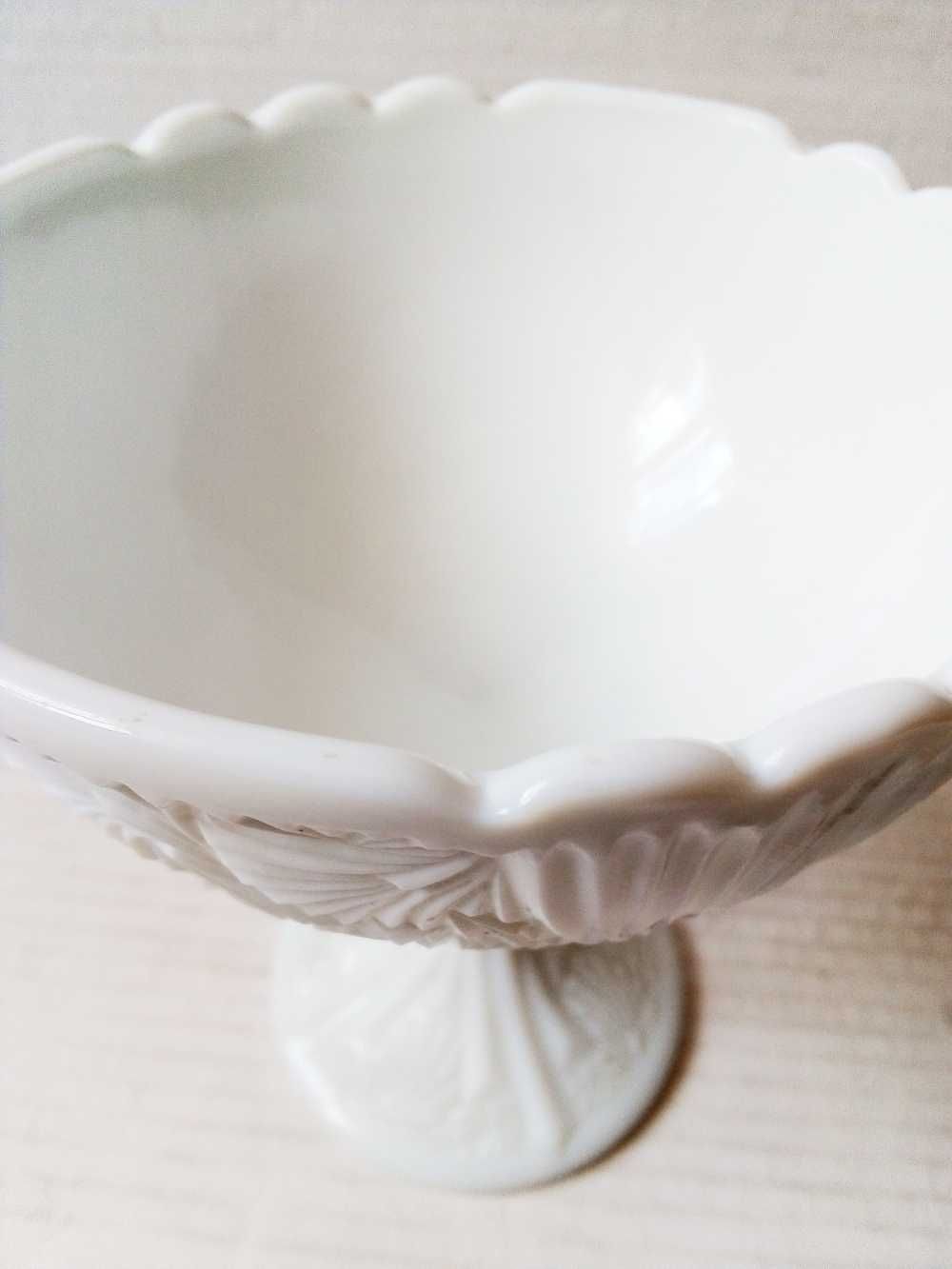 biała cukiernica wachlarze lattimo Ząbkowice vintage PRL