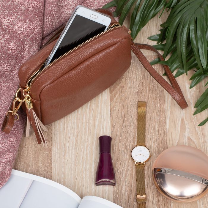 VERA PELLE torebka damska skórzana listonoszka z paskiem V491 brązowa