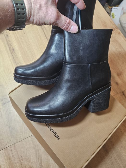 Botki Amazon essentials