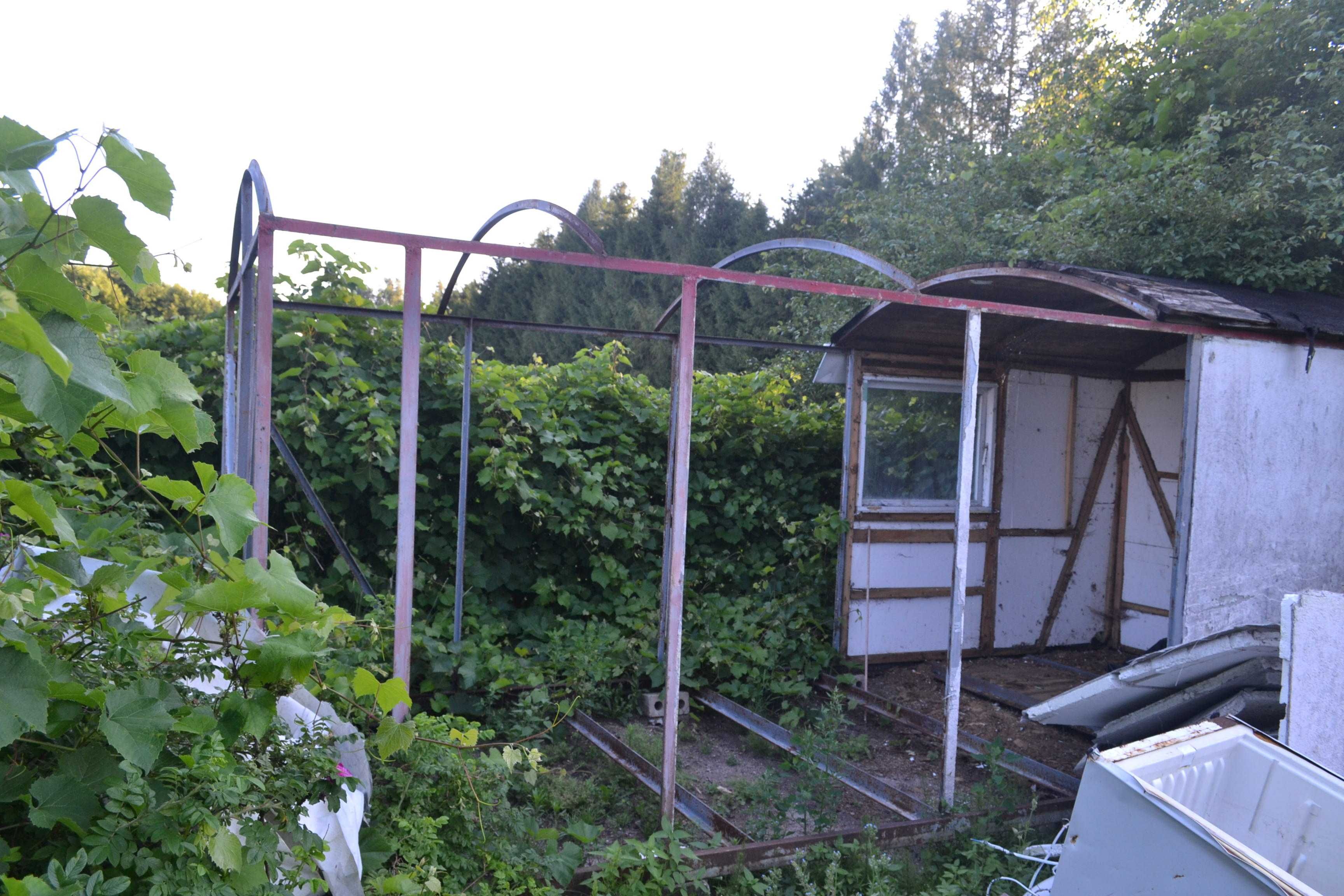 Szkielet barakowozu, Wóz Drzymaly, domek na działkę