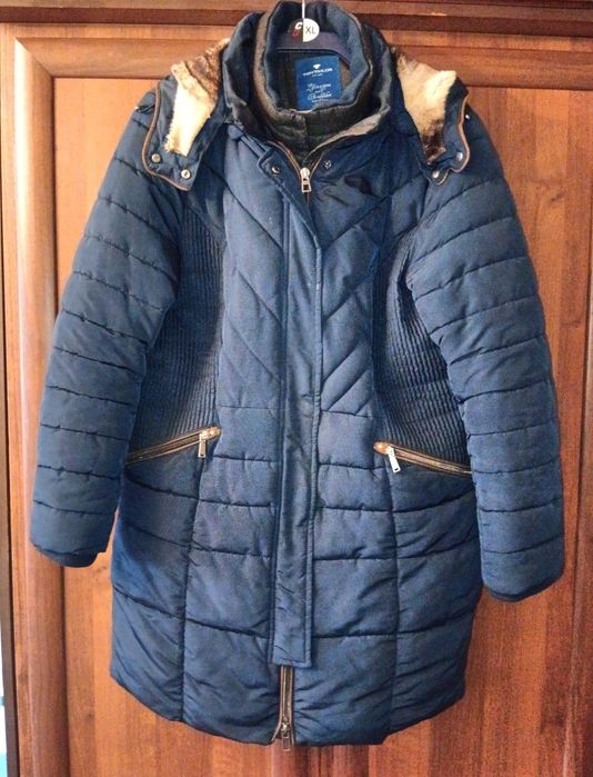Продається зимова жіноча куртка