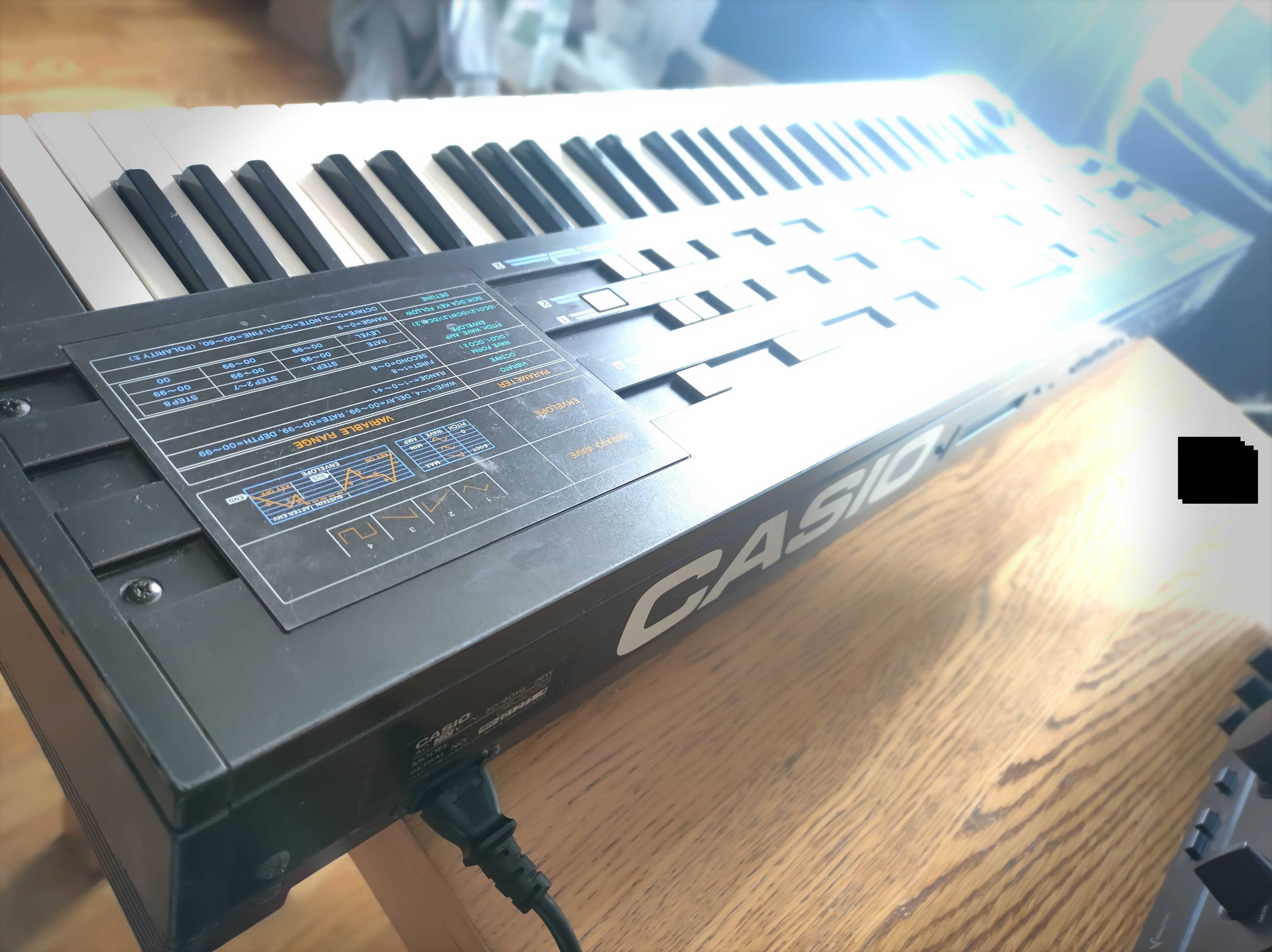 Casio CZ-3000 16-tonowy polifoniczny syntezator cyfrowy