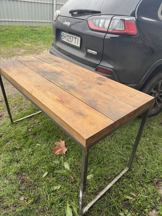 Продам стол натуральная сосна и металл