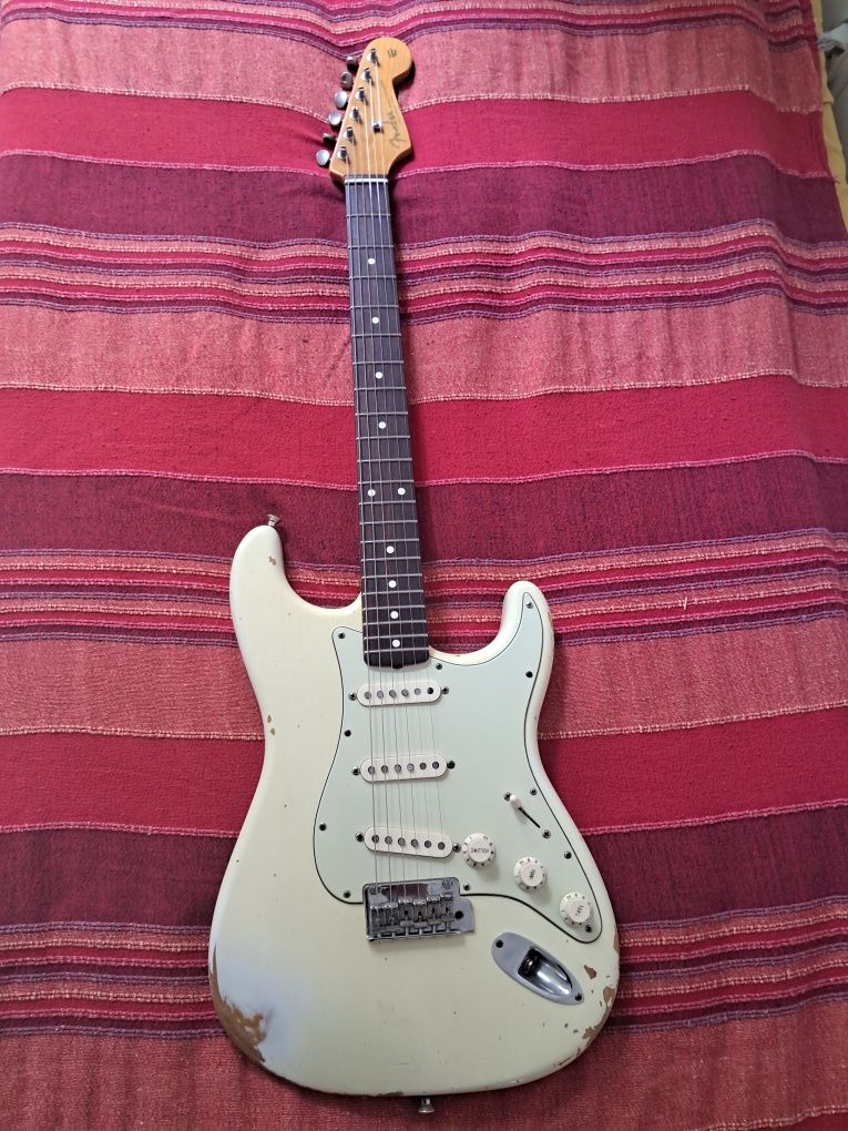 Fender Classic Player 60s Stratocaster nitro refinish relic