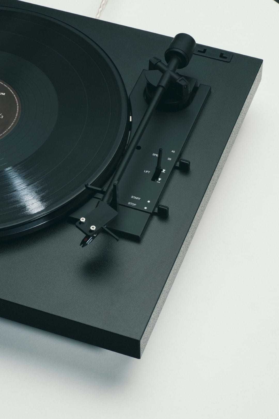 Gramofon - PRO-JECT A1 Black OUTLET