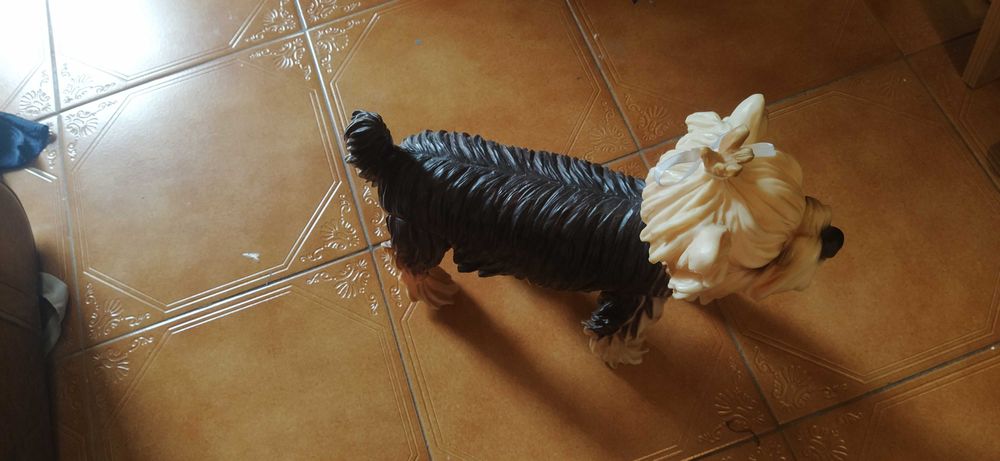 Réplica de Yorkshire Terrier em tamanho real