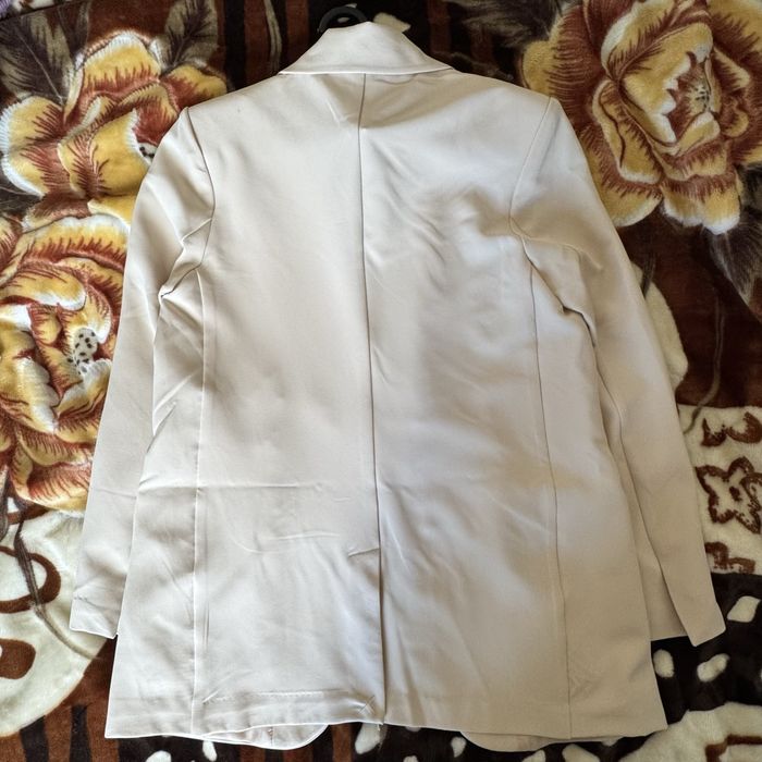 Жіночий бежевий піджак