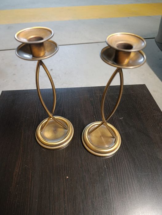 Castiçais em latão