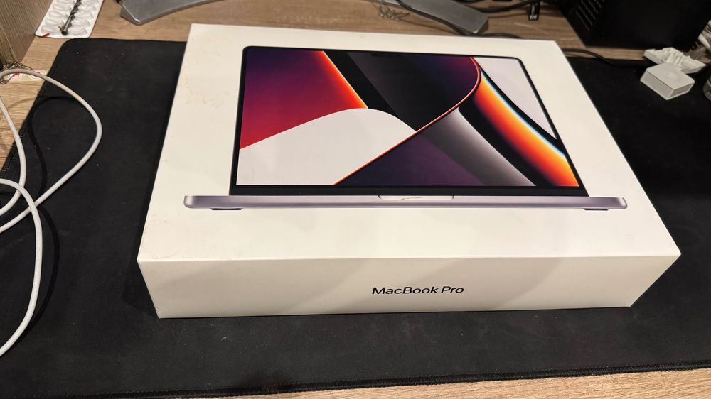 Apple MacBook Pro M1 14", 16GB RAM, 1TB SSD, Srebrny