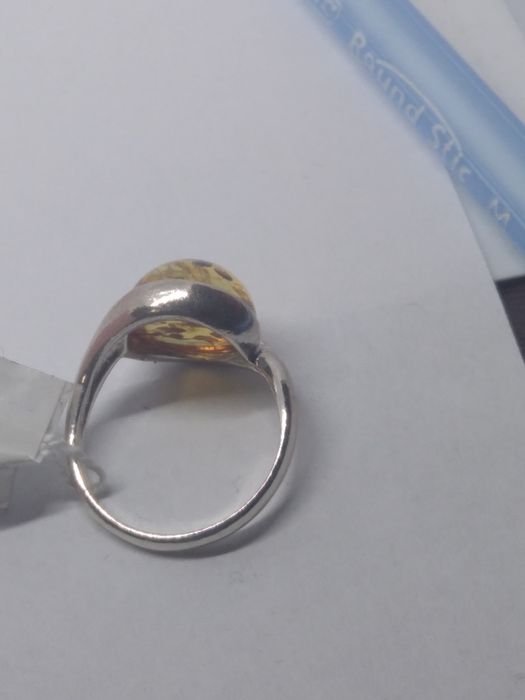 Srebrny pierścionek z bursztynem srebro 925 rozmiar 16