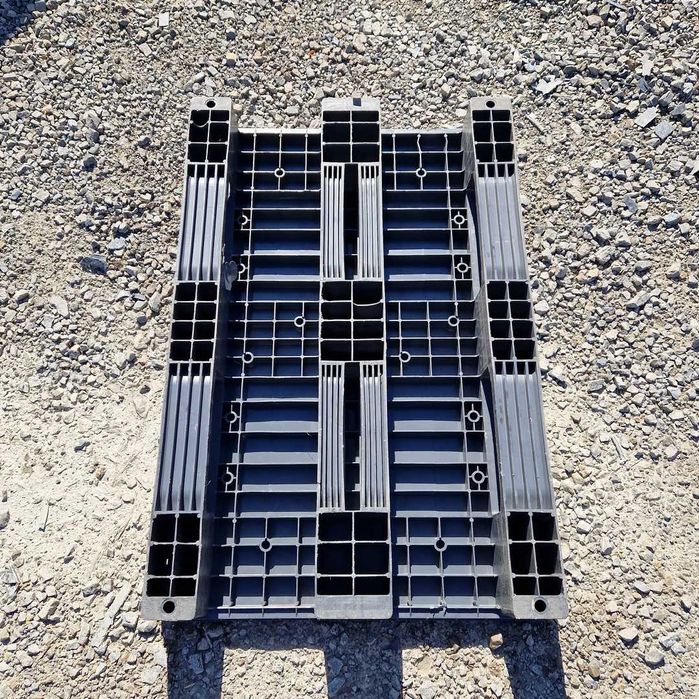 Palety plastikowe 120x80 cm, pełna paleta plastikowa