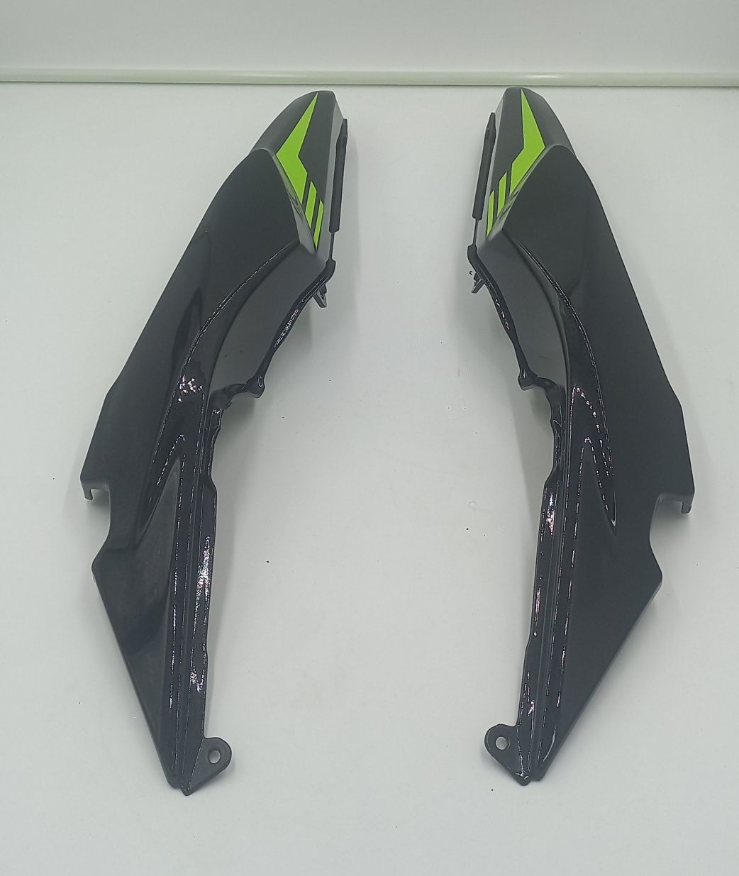 kawasaki z650 ninja650 ogon zadupek czarny metalik L P