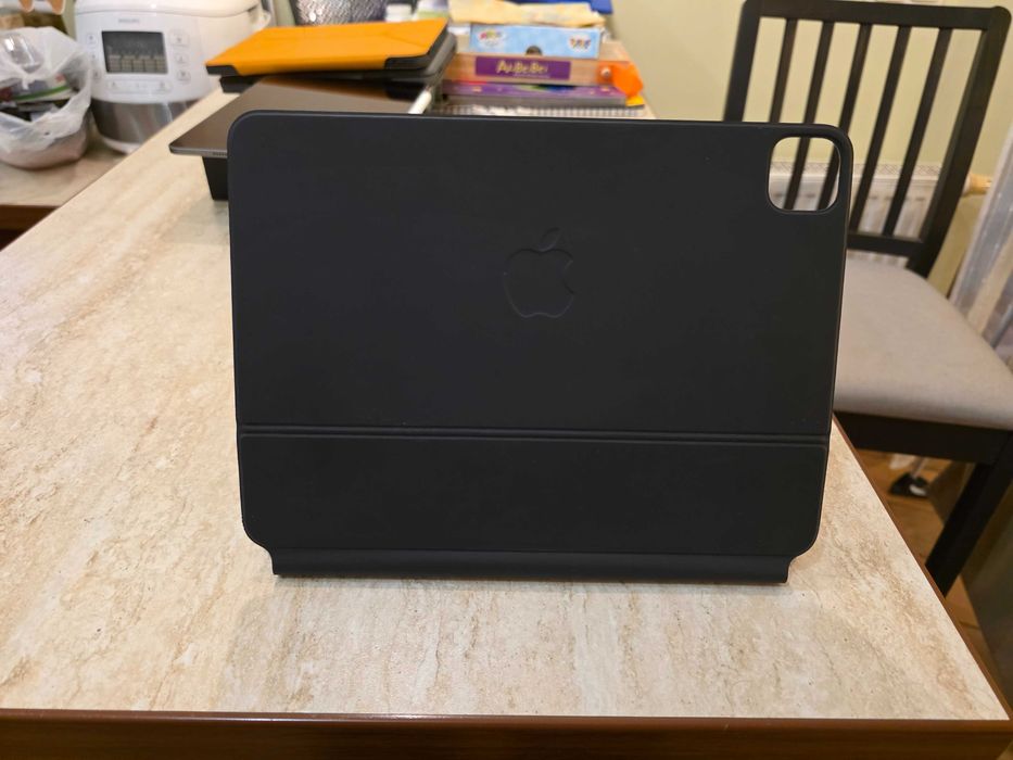 IPad Pro 11" M2 4.gen 256GB Wi-Fi + Magic Keyboard + Pencil 2