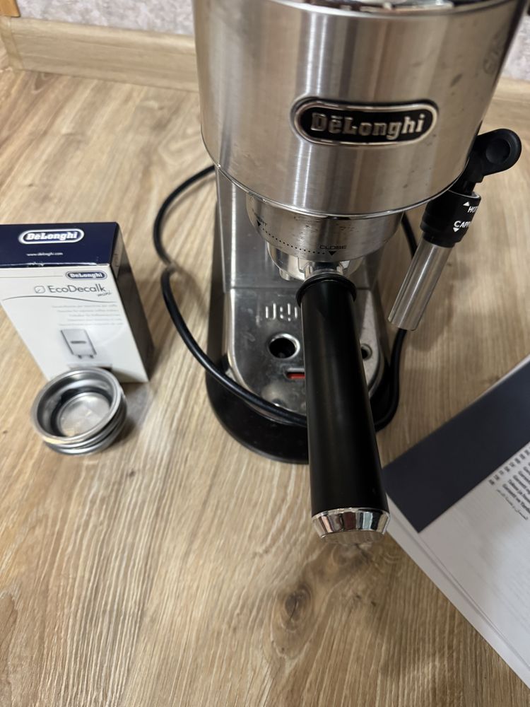 Кавоварка рожкова Delonghi