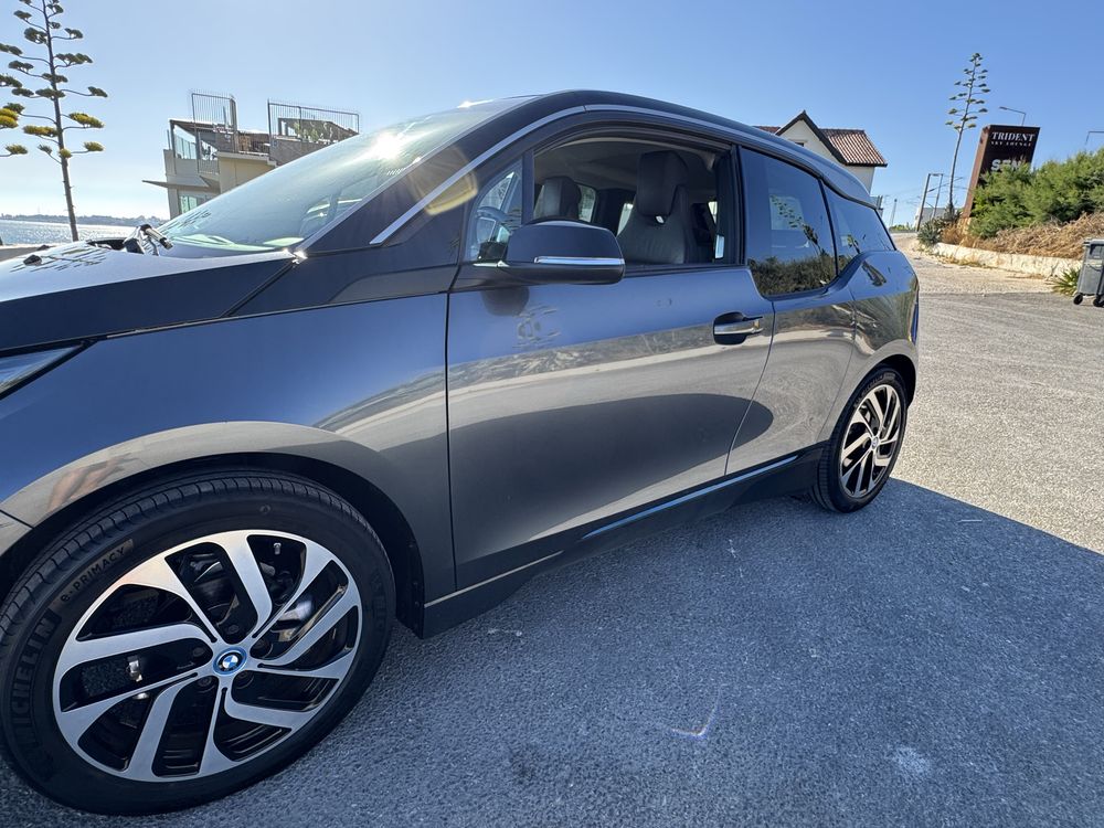 BMW I3 120AH modelo Suite